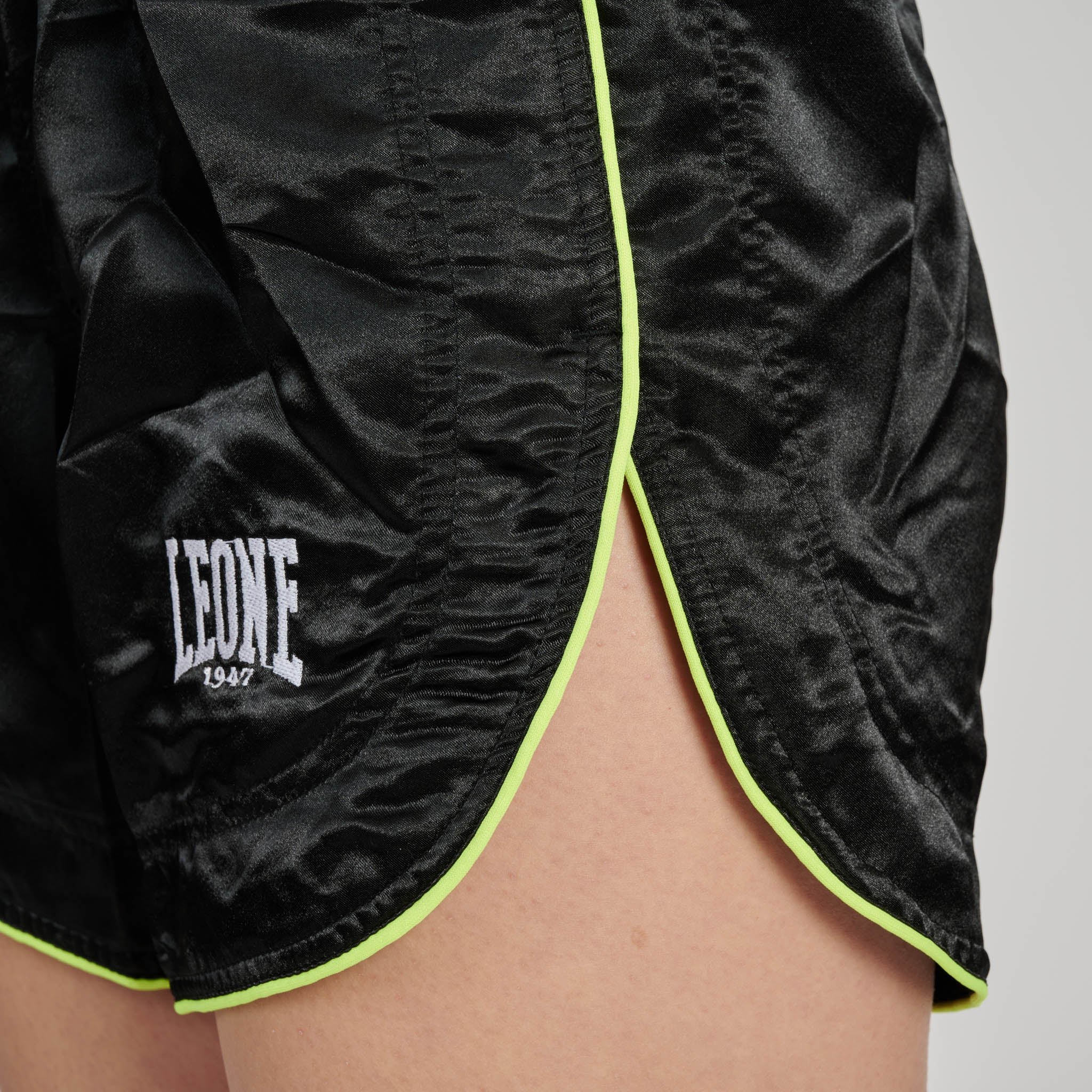 BASIC THAI SHORTS WOMAN