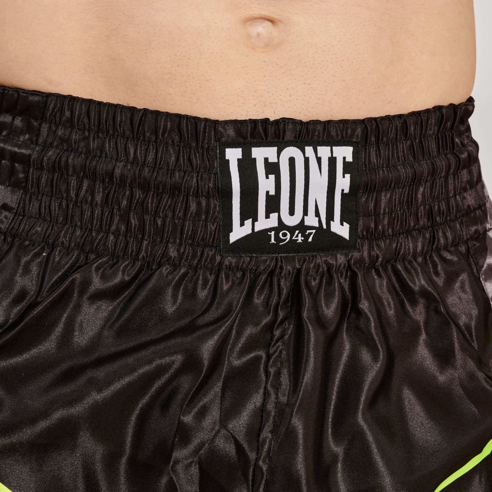 REVO FLUO KICK SHORTS
