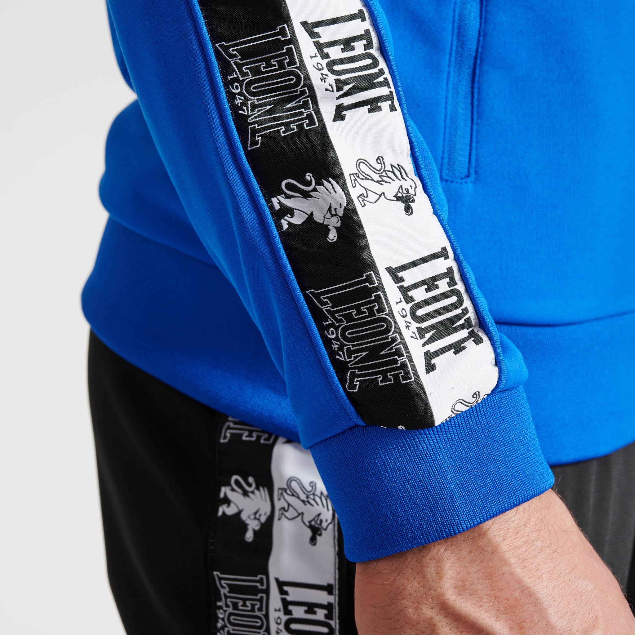 ICONIC HOODED SWEATSHIRT