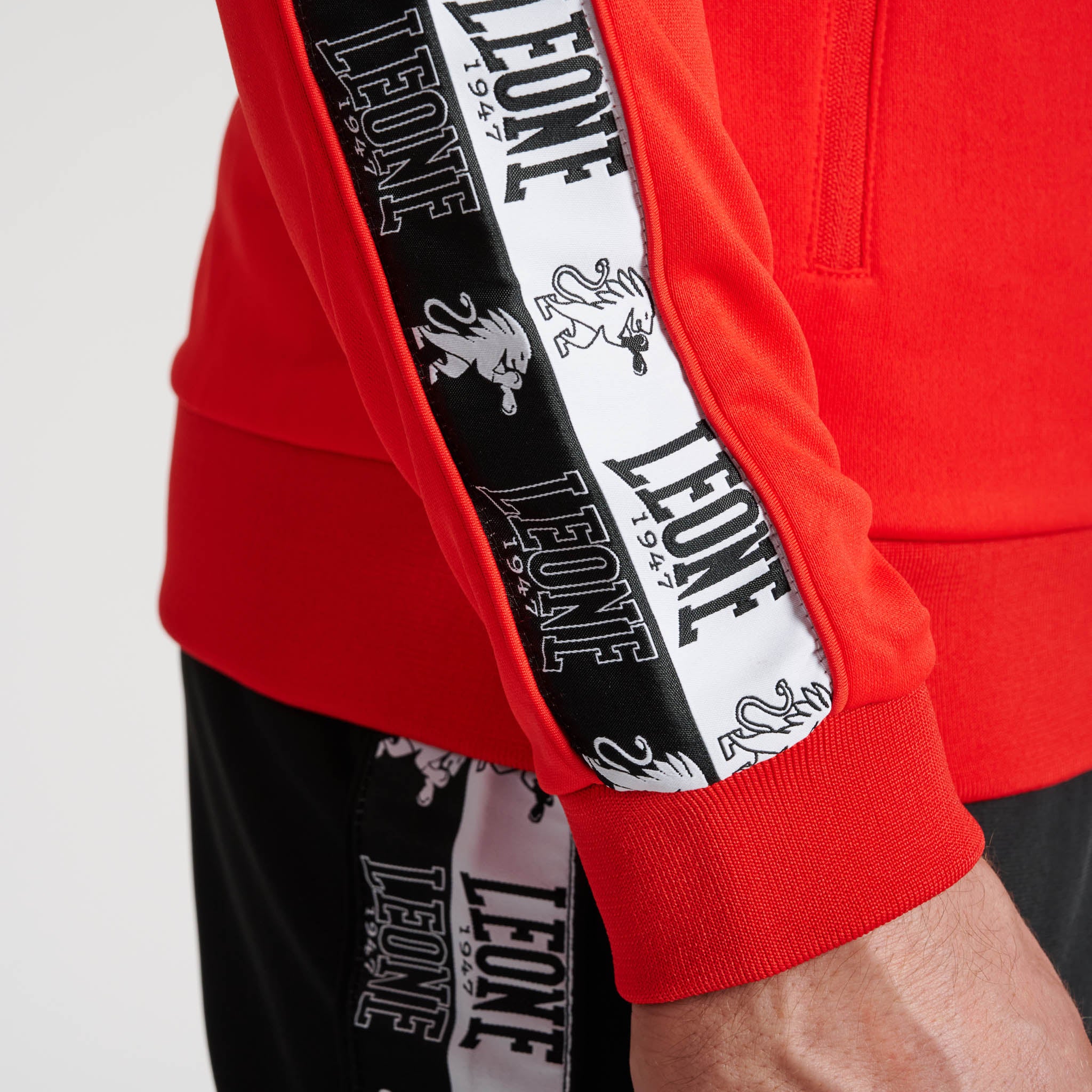 ICONIC HOODED SWEATSHIRT