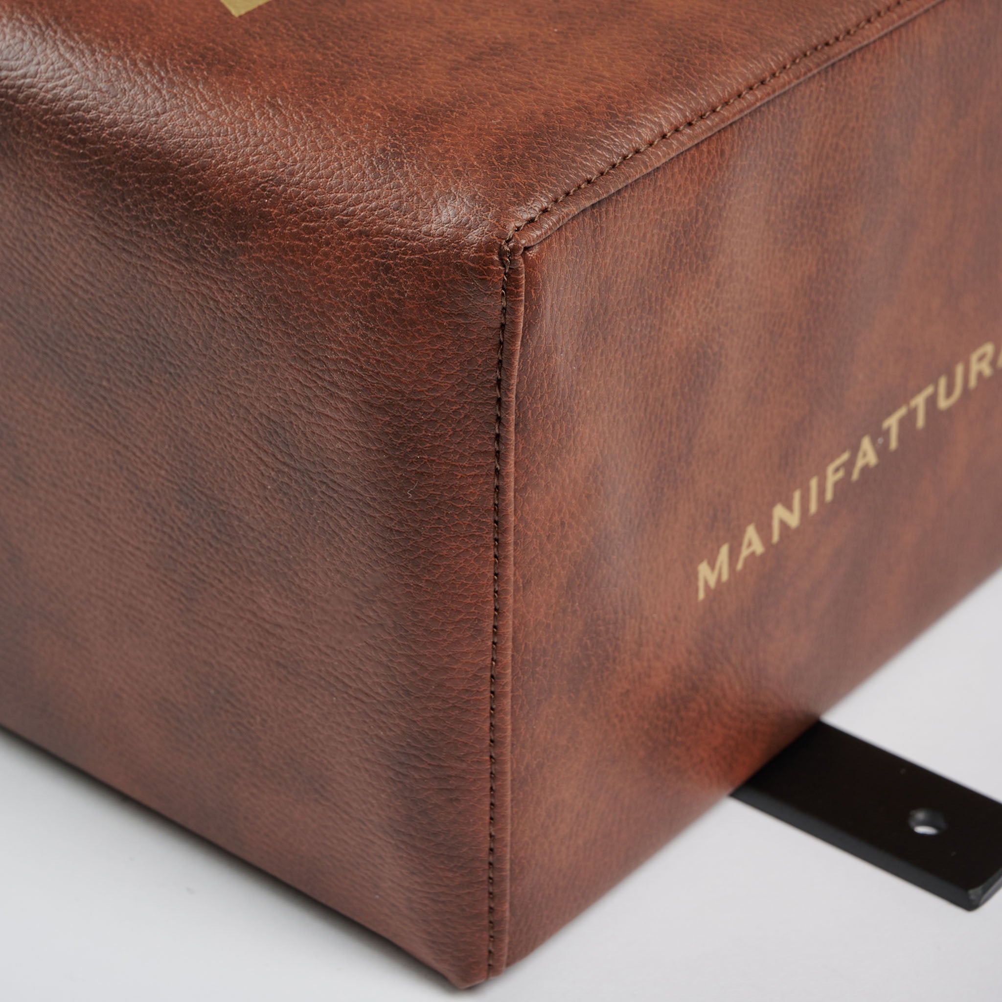 ATENA VINTAGE WALL MOUNT TRAINING BAG