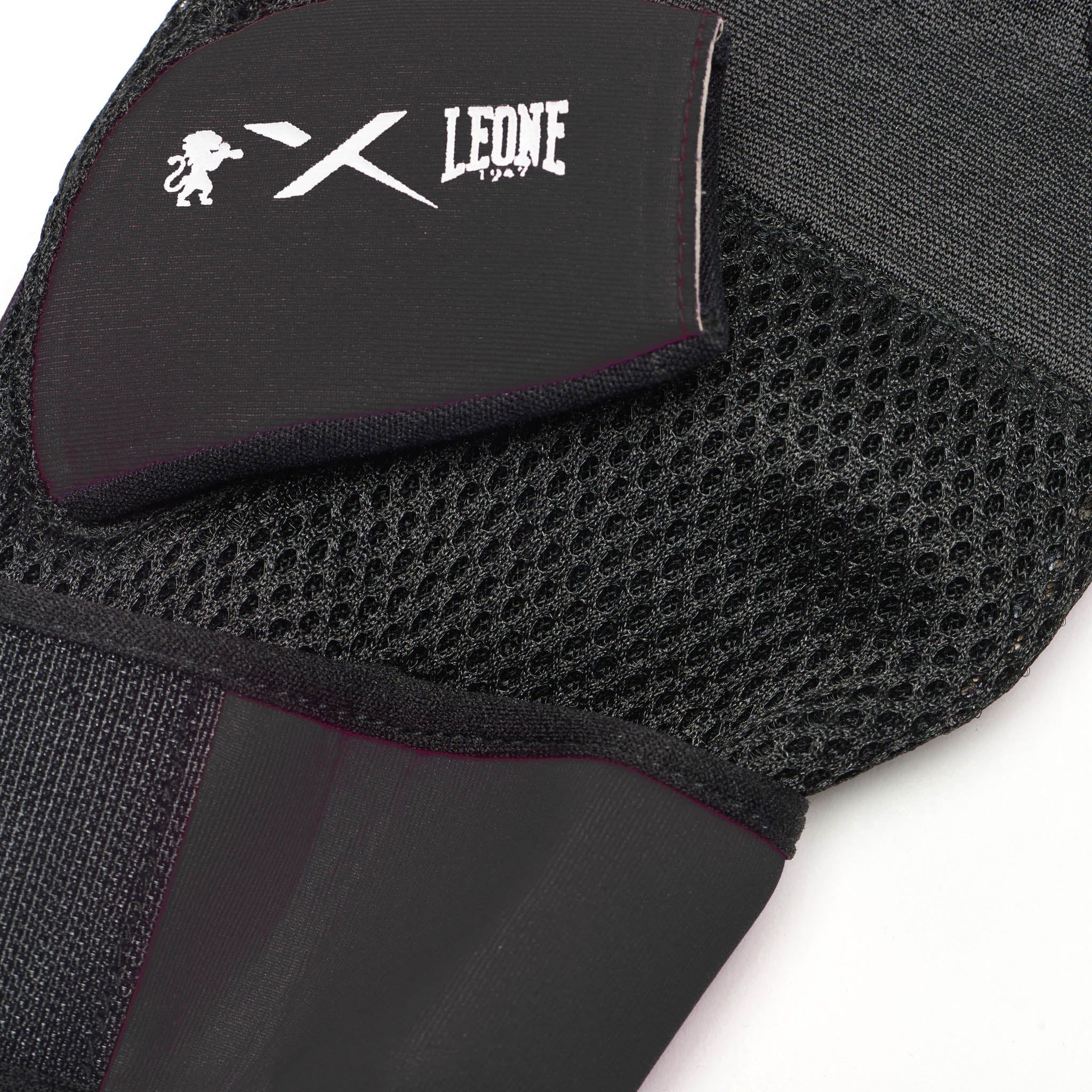 BASIC FIT BOXING GLOVES