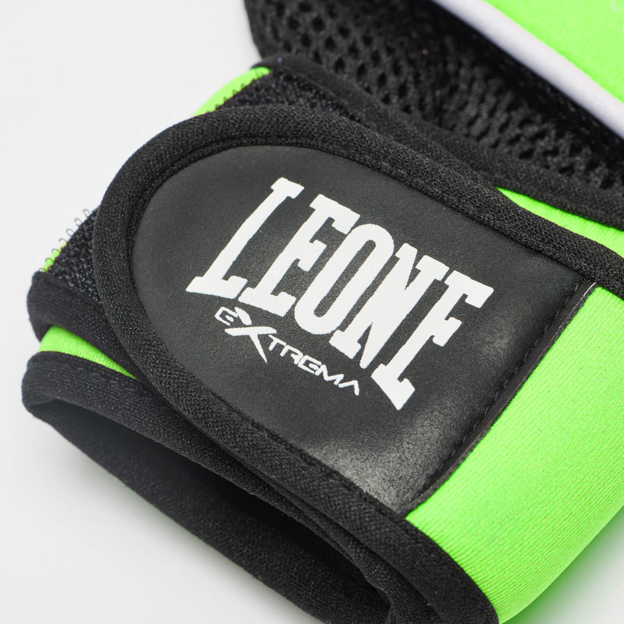 BASIC FIT BOXING GLOVES