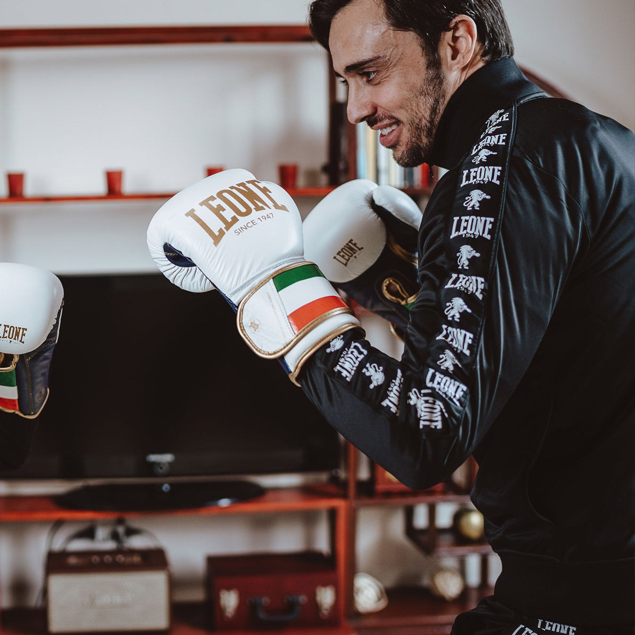 ITALY 47 BOXING GLOVES