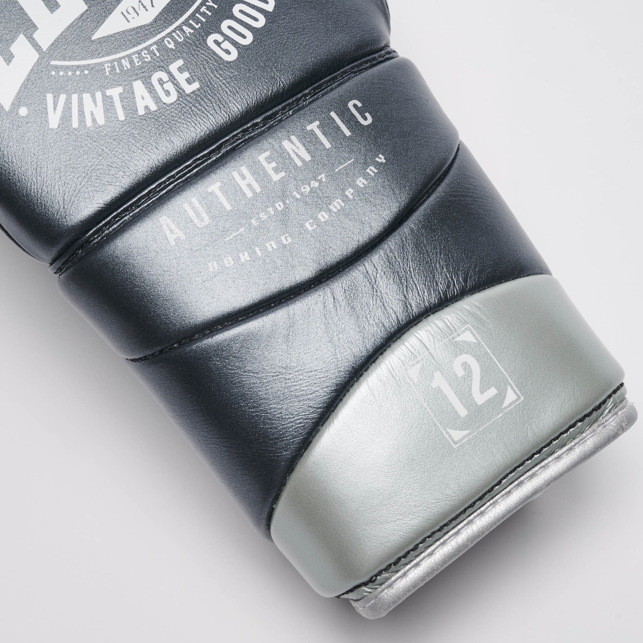 BOXING GLOVES AUTHENTIC 2