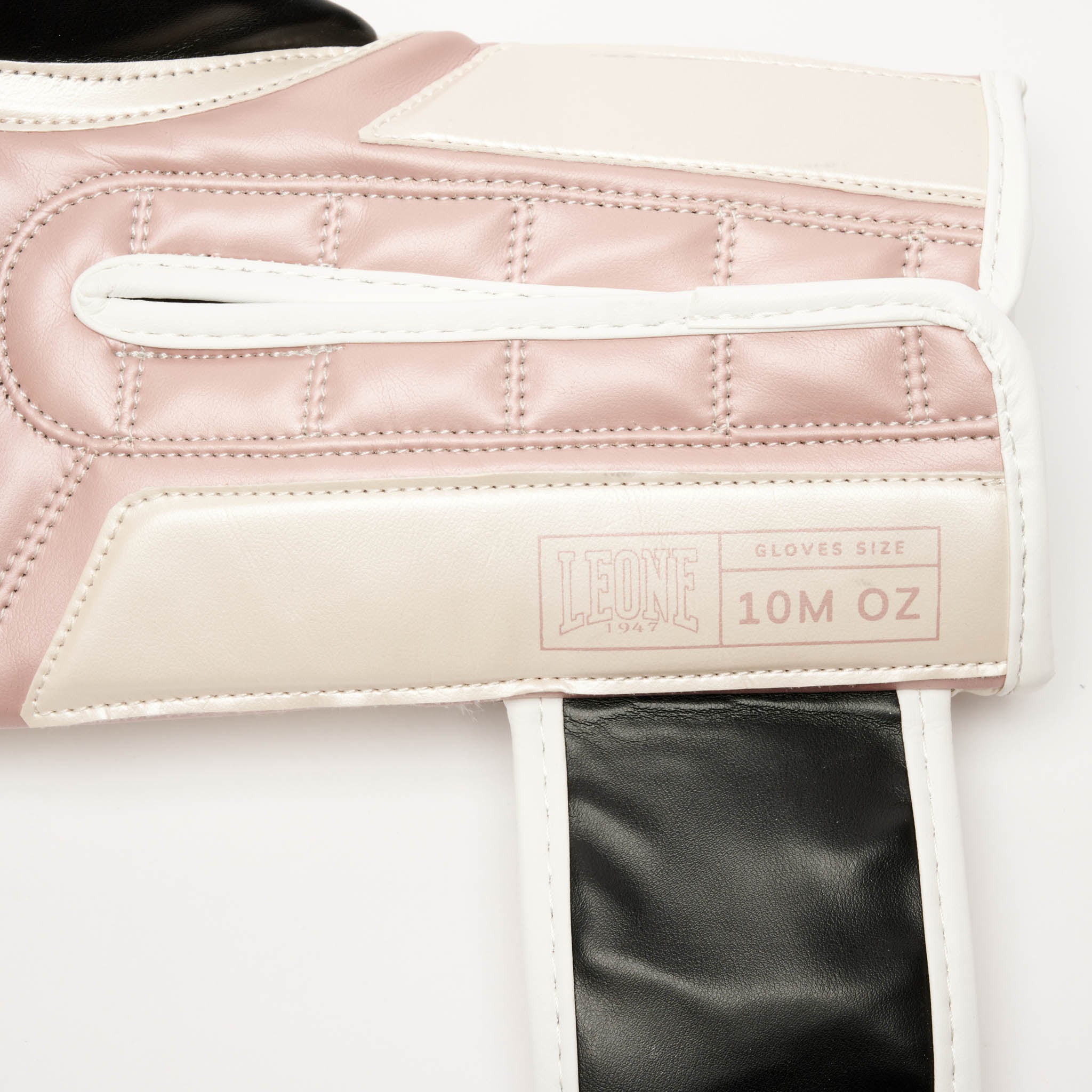 ICONIC BOXING GLOVES