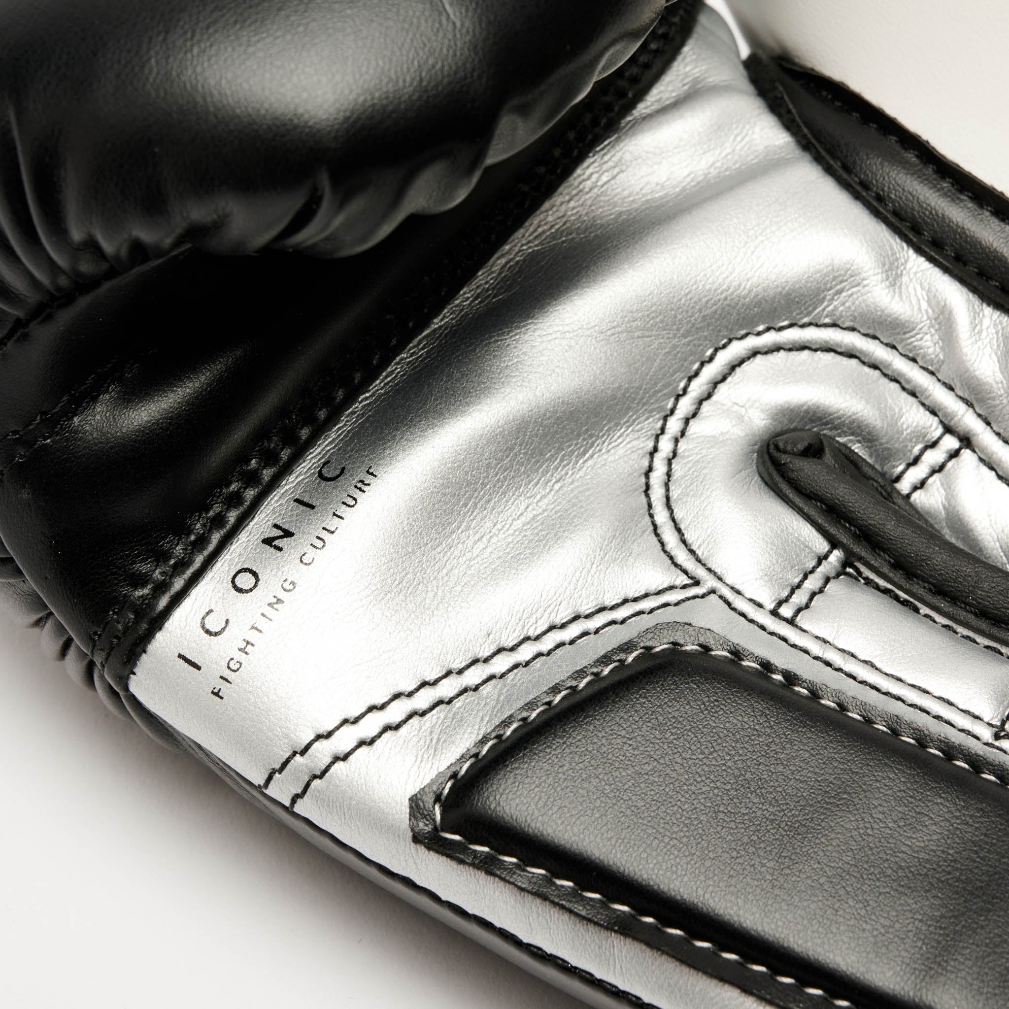 ICONIC BOXING GLOVES JUNIOR