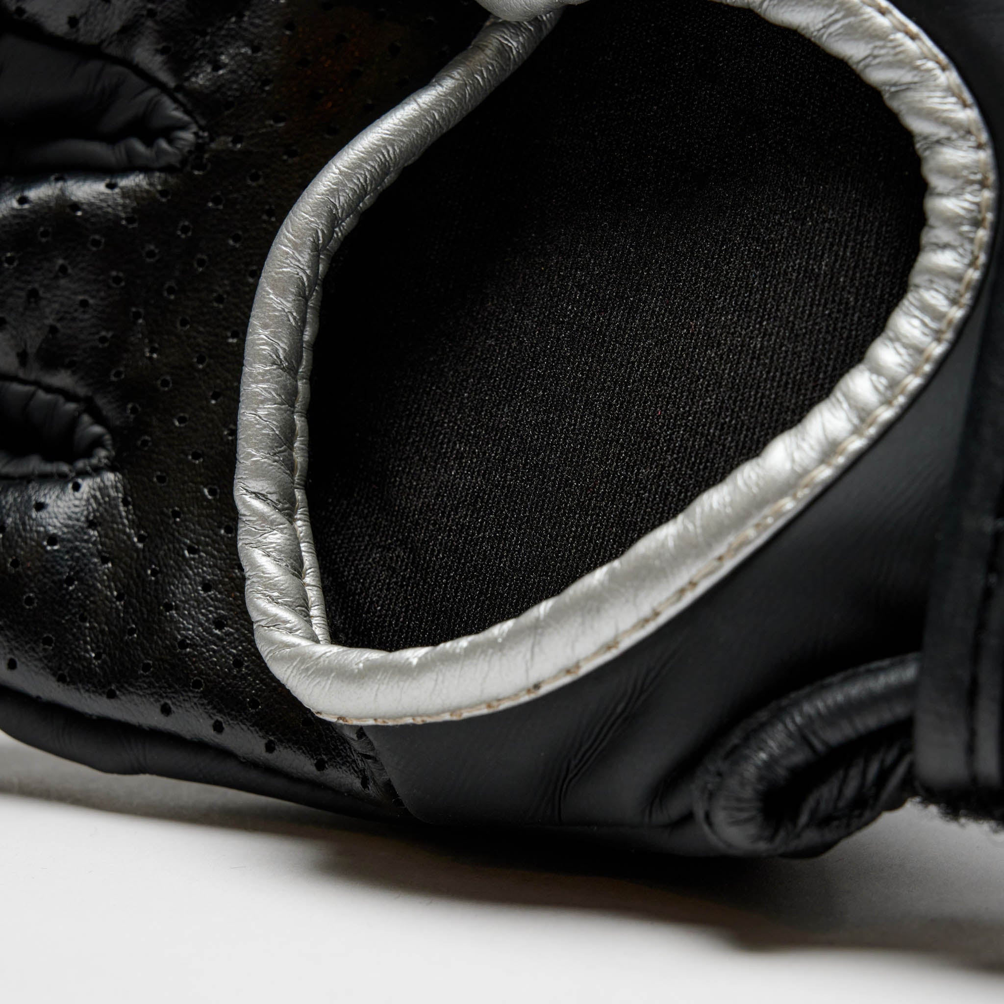 BLACK EDITION MMA GLOVES