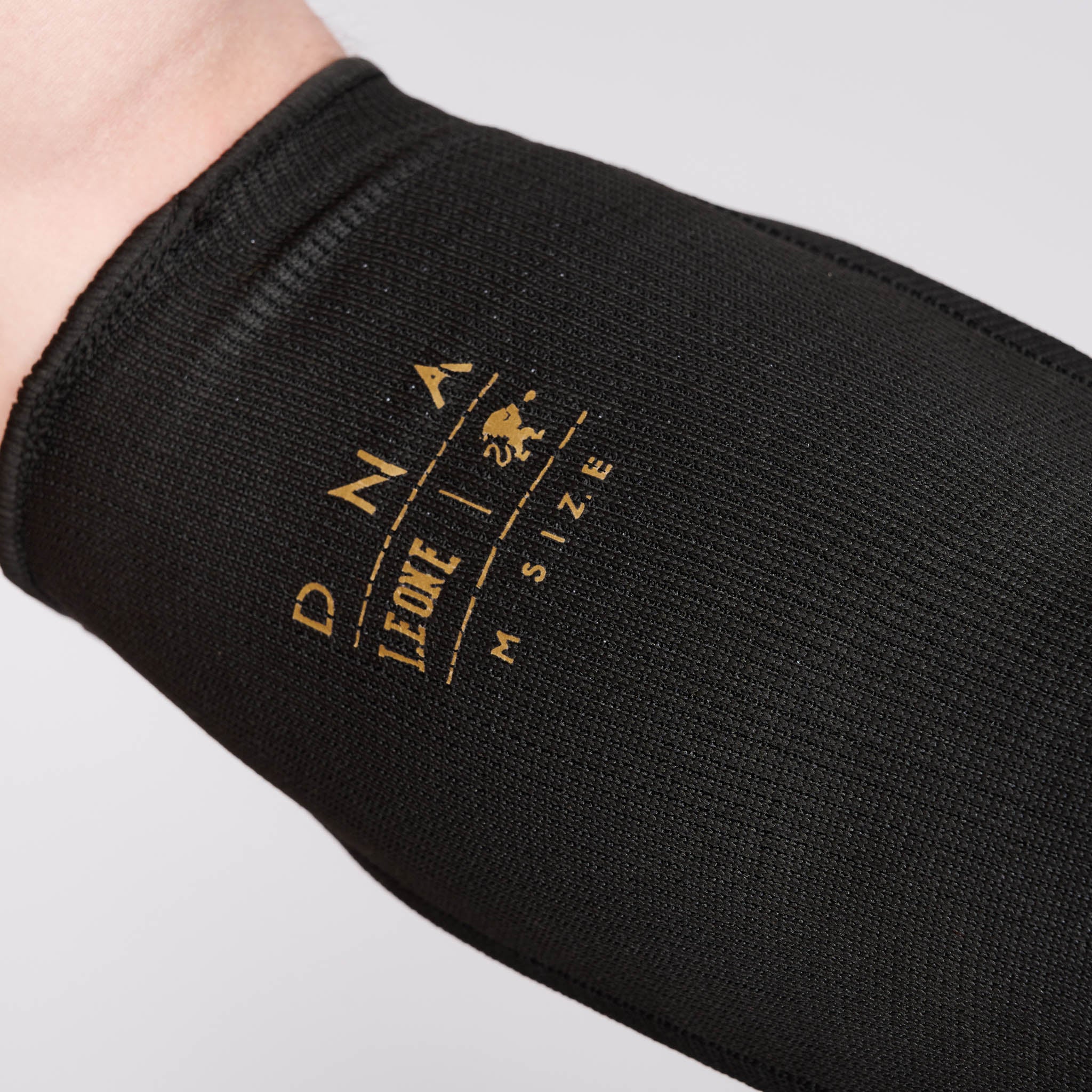 FOREARM GUARD