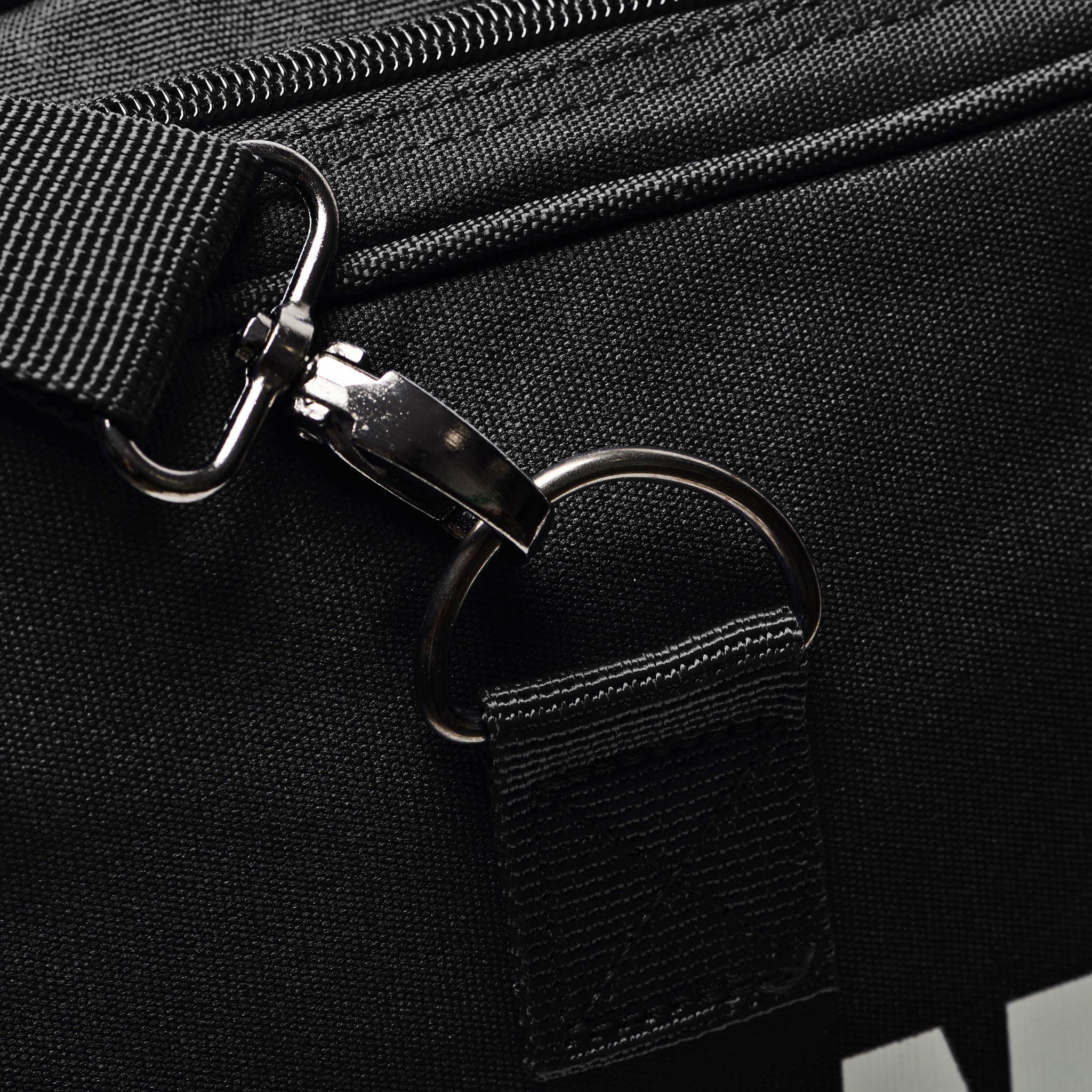 TRAINING DUFFLE BAG