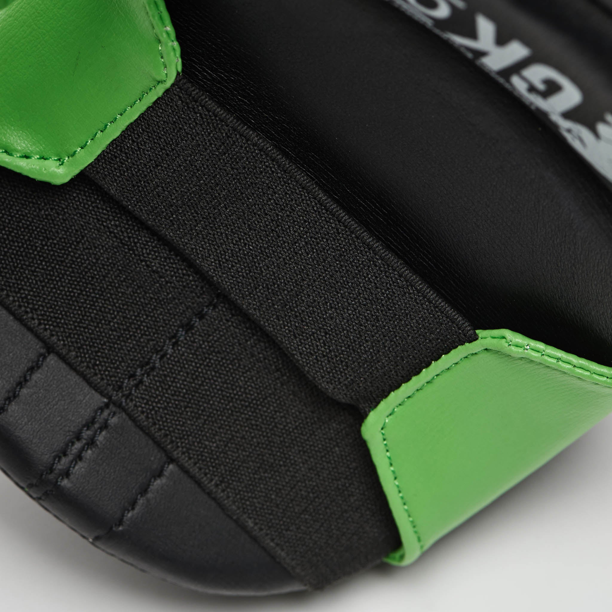 FIT/KARATE GLOVES