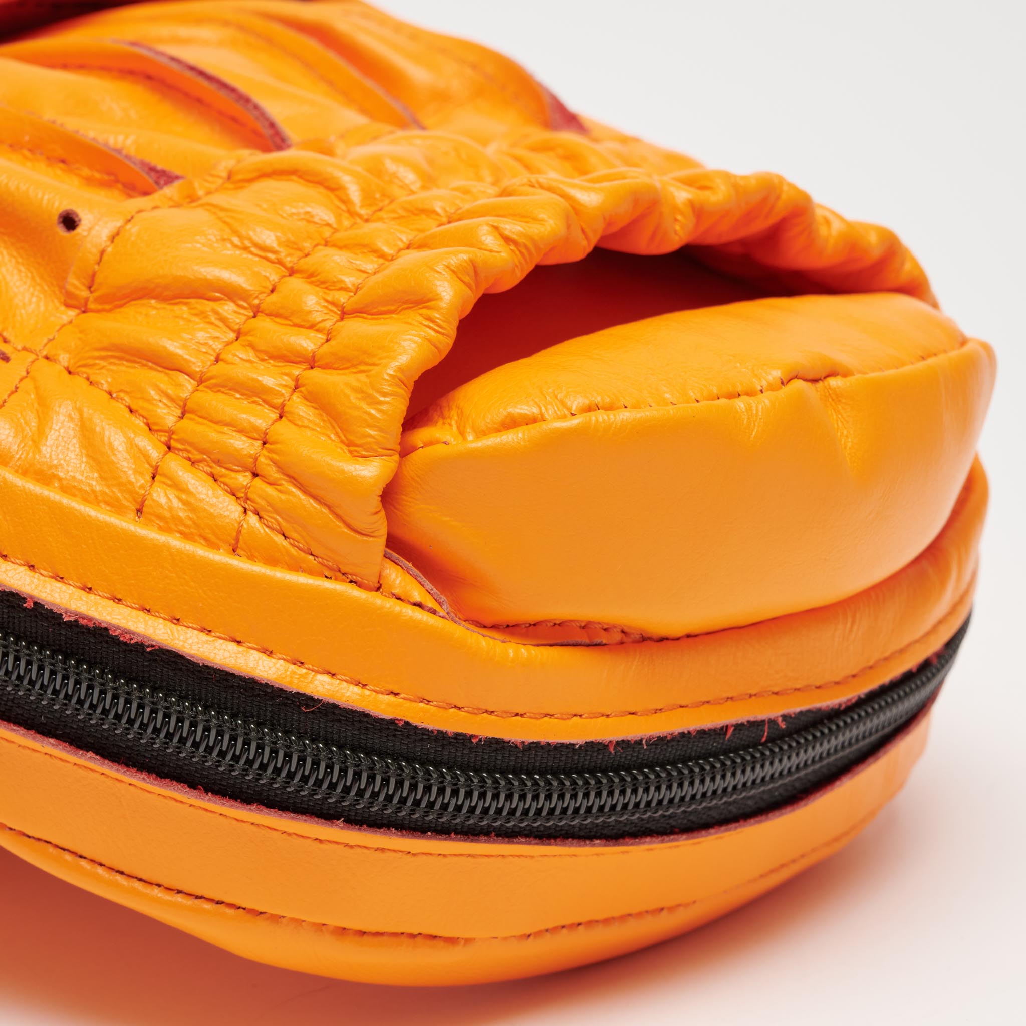 ARISTOTELE CLASSICO CURVED PUNCH MITTS