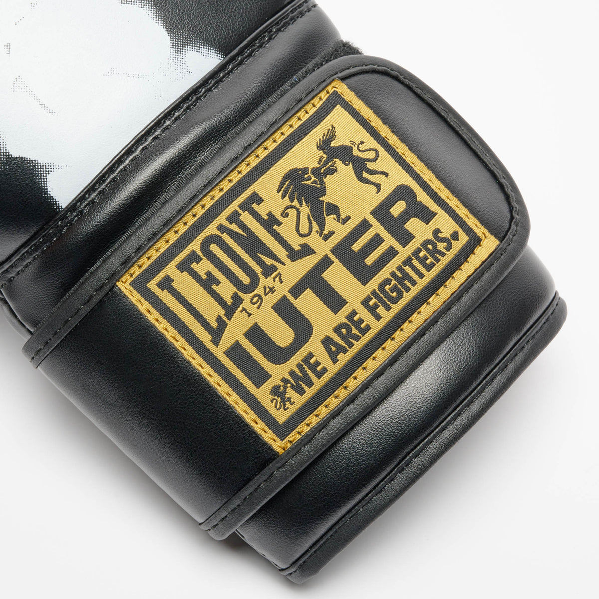 Leone 1947 GN01IU Leone X Iuter boxing gloves view 2