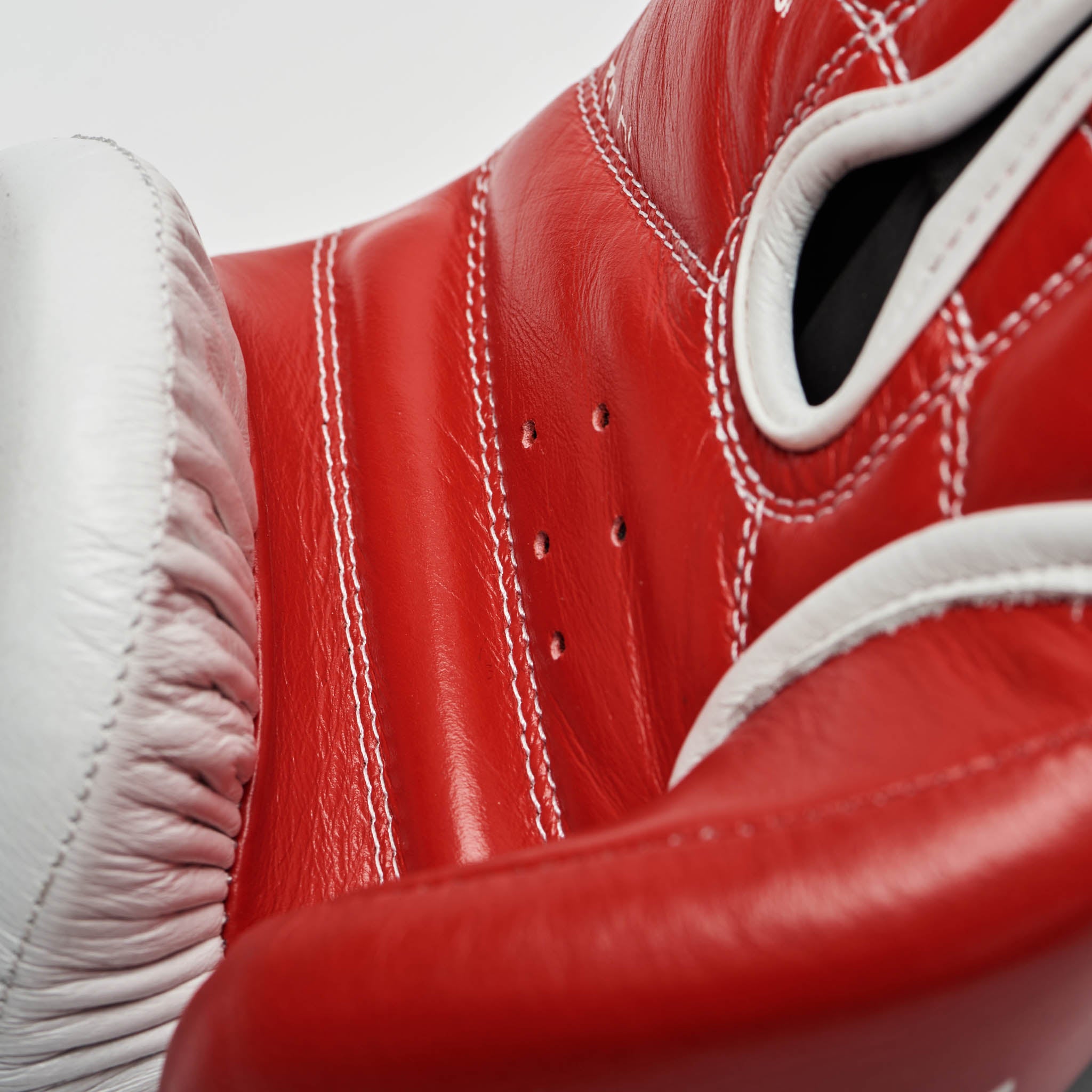 REVO PERFORMANCE BOXING GLOVES