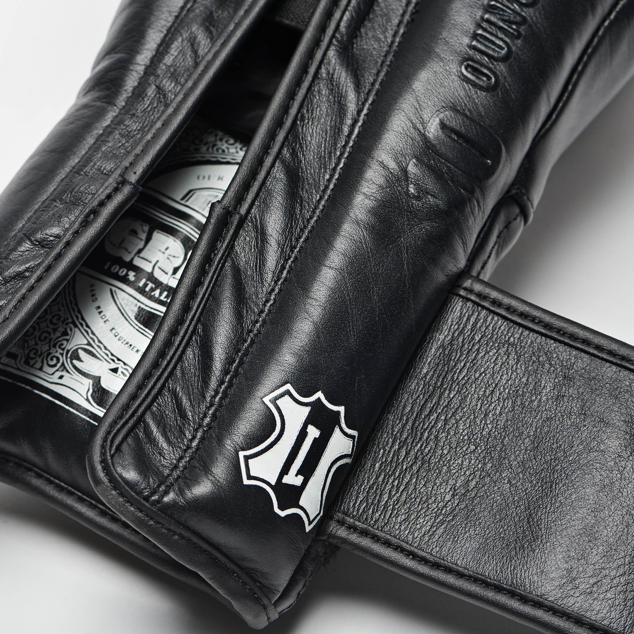 THE GREATEST BOXING GLOVES