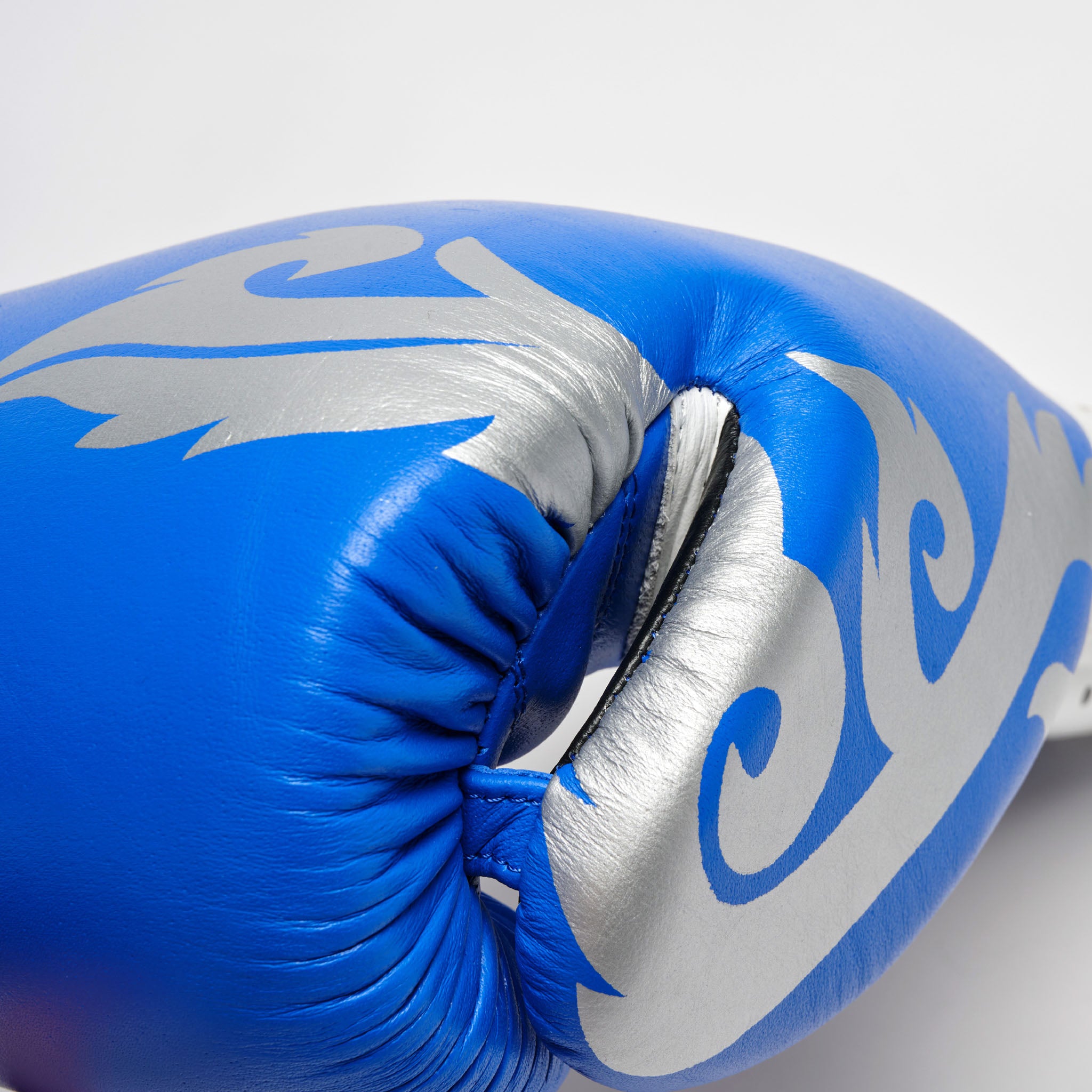 THAI STYLE BOXING GLOVES